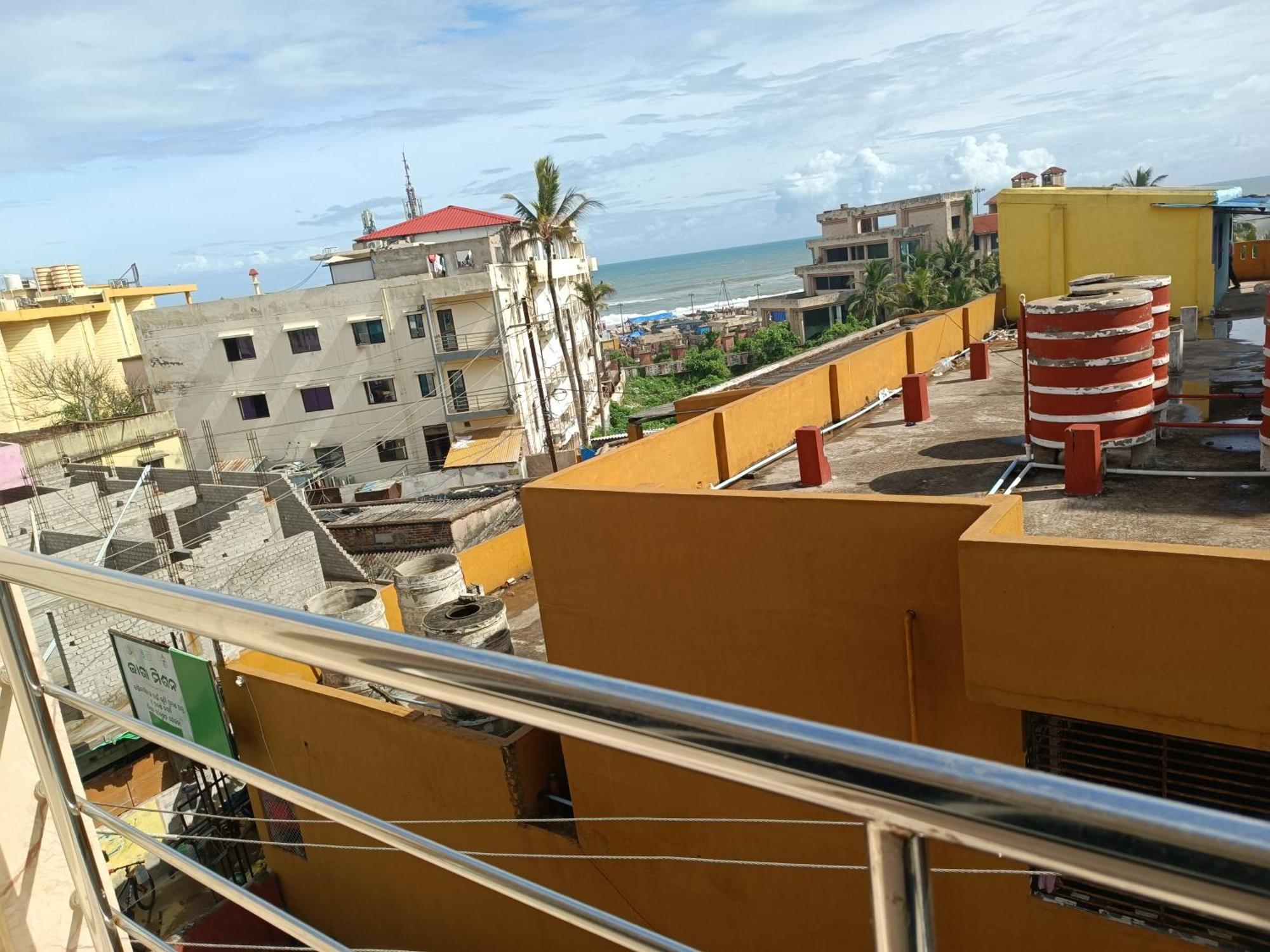 Mom Hotel - Unit Of Mom Hotel Puri Exterior photo
