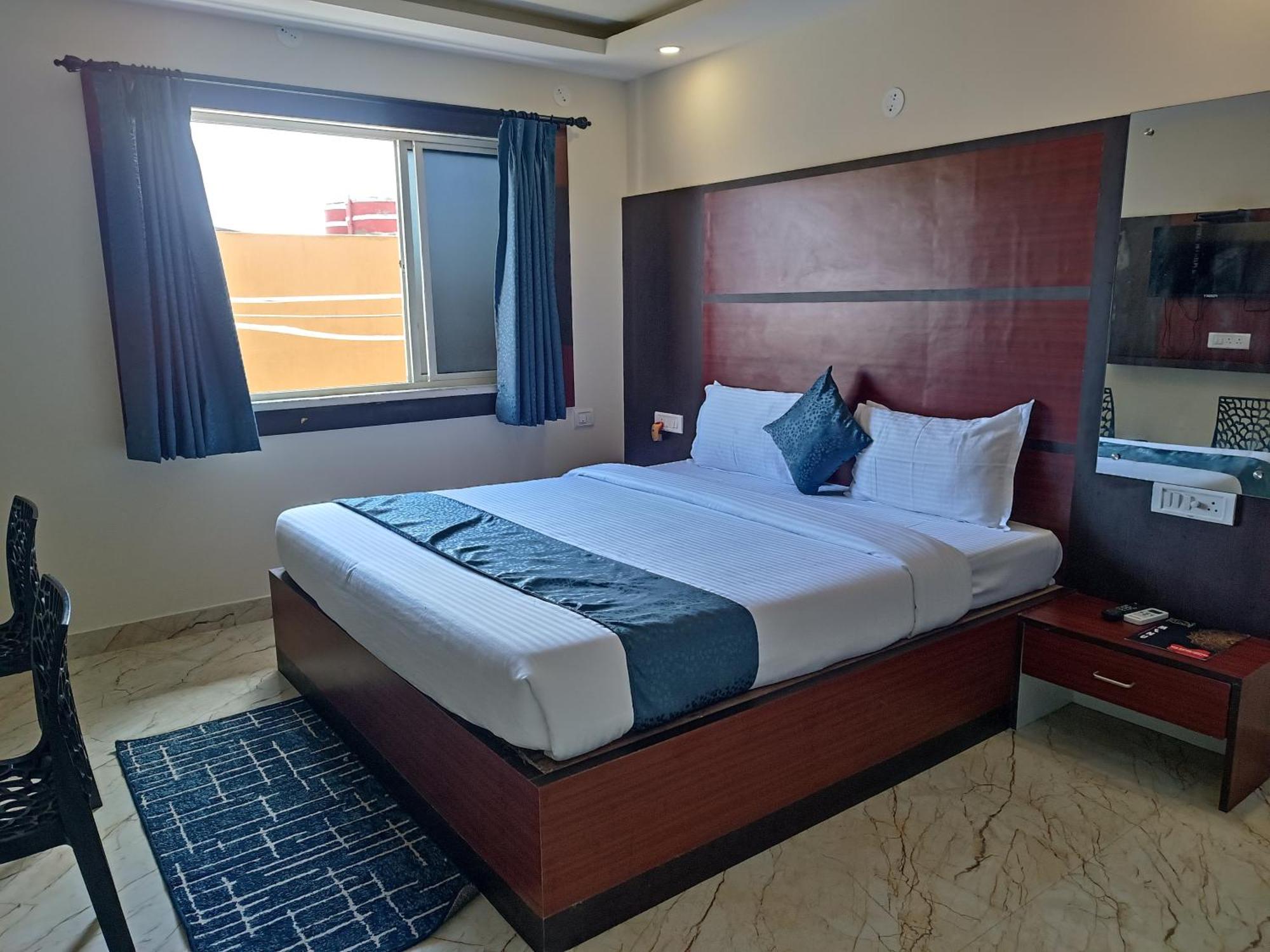 Mom Hotel - Unit Of Mom Hotel Puri Exterior photo