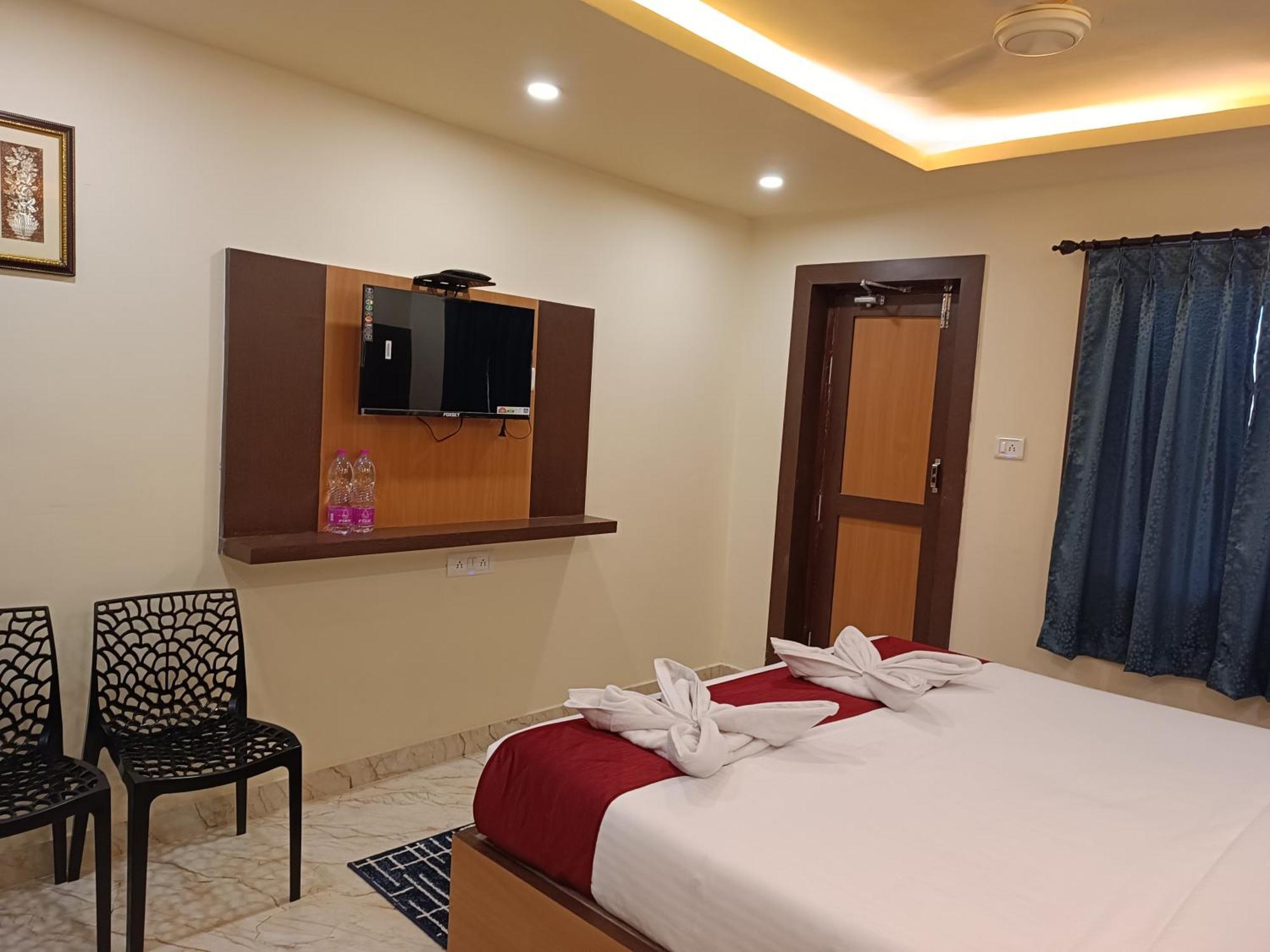 Mom Hotel - Unit Of Mom Hotel Puri Exterior photo
